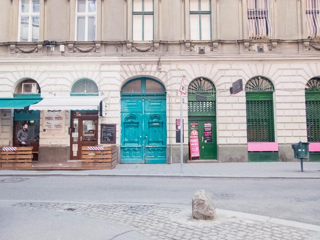 Goldcentral Apartment Gozsdu Budapeste Exterior foto
