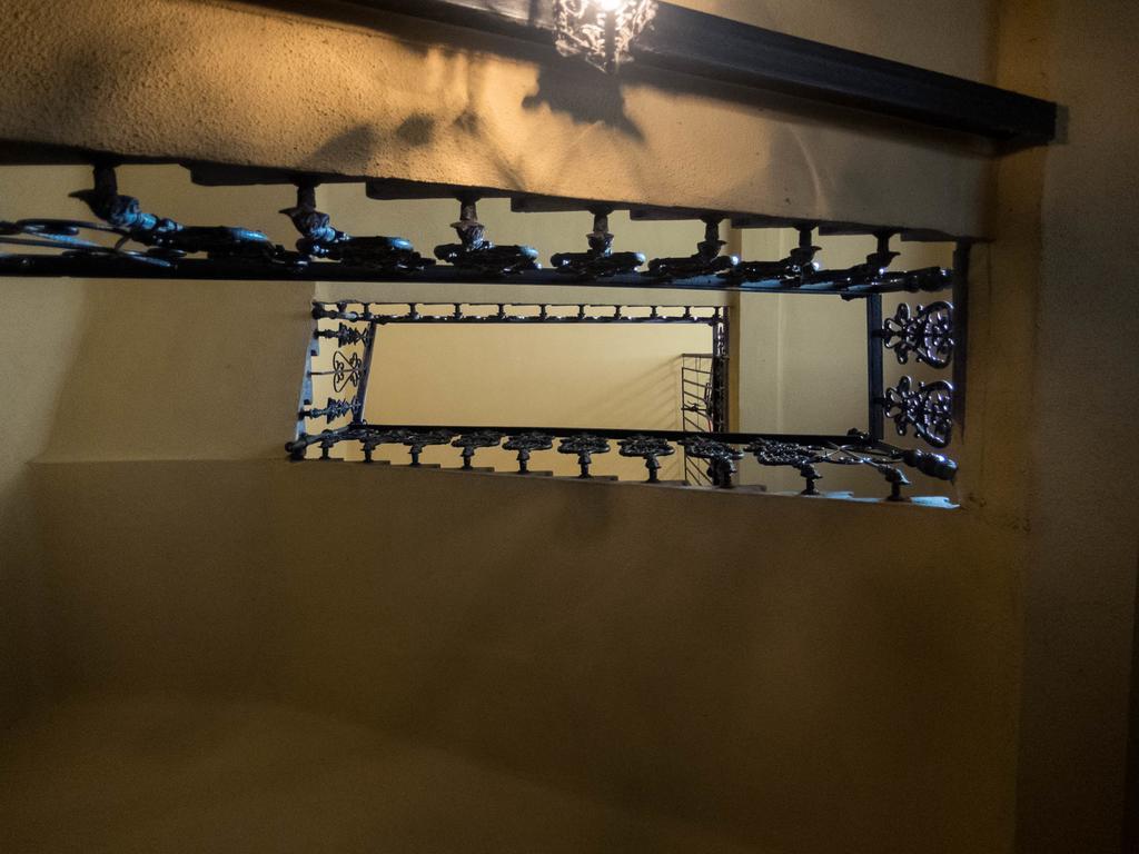 Goldcentral Apartment Gozsdu Budapeste Exterior foto